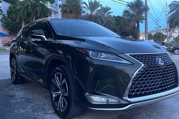 Miami Private Lux SUV Transfer: Airport to Hotel or Port in Comfort photo 6
