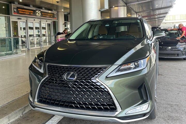 Miami Private Lux SUV Transfer: Airport to Hotel or Port in Comfort photo 2