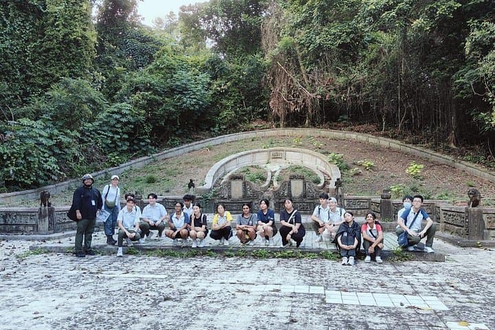 Bukit Brown Cemetery Nature Walk: Exploring Singapore's Pioneer Graves and Urban Wild photo 1