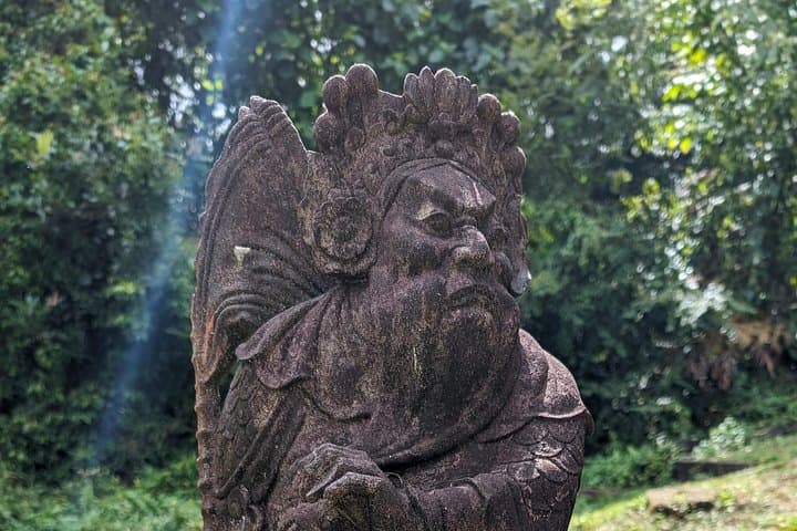 Bukit Brown Cemetery Nature Walk: Exploring Singapore's Pioneer Graves and Urban Wild photo 2