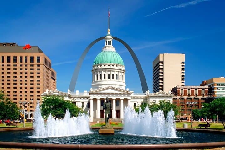Gateway Arch Small-Group Walking Tour & Tram Ticket — St. Louis Views photo 4