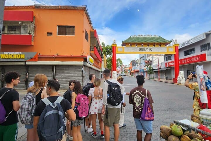 Tour Beyond the Walls: Colonial Zone & Mercado Modelo Walking Tour, Santo Domingo photo 3