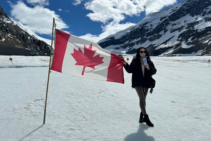 Columbia Icefield, Peyto Lake & Bow Lake: Icefields Parkway Day Trip from Calgary photo 2