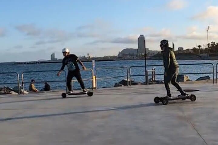 Learn to E-Skate on Barcelona's Seafront: 1-Hour Initiation in the Linear Park photo 4