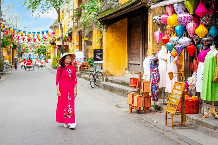Private 5‑Hour Hoi An Ancient Town Walking Tour: Lanterns, Bridges & Local Craft photo 4