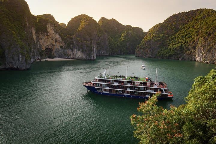 La Pandora Overnight Cruise: Lan Ha & Halong Bay Luxury Junk Boat photo 2