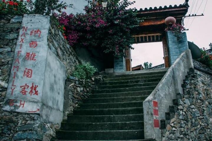 Tiger Leaping Gorge High Trail: 3-Day Canyon Hike Along the Jinsha River photo 3
