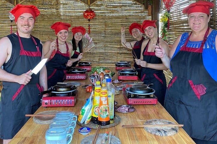 Hoi An Green Market, Tra Que Farming and Cooking Experience