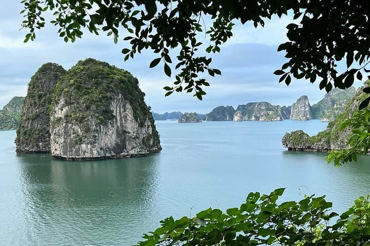 Overnight Bai Tu Long Bay Cruise: Kayak, Thien Canh Son Cave & Sunset at Sea photo 3
