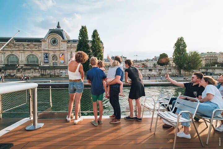Seine River Guided Cruise for Kids — Vedettes de Paris (1-Hour Electric Tour) photo 4