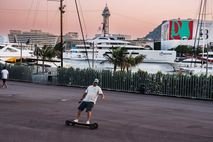 Learn to E-Skate on Barcelona's Seafront: 1-Hour Initiation in the Linear Park photo 2