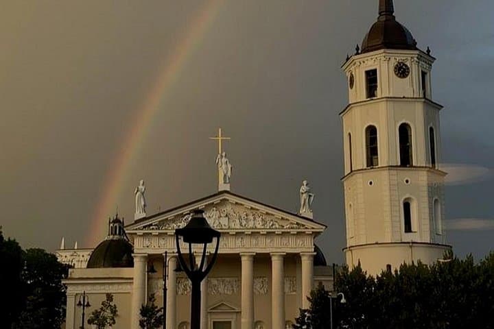 Bari Must-See Walking Tour — Basilica, Castle & Old Town Food Trail photo 3