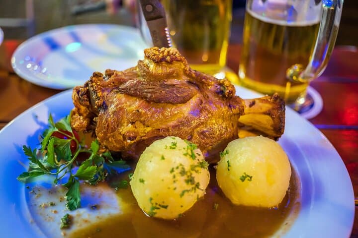 Private German Beer Tasting Tour in Frankfurt Old Town — Guided Hessian Beer Experience photo 2