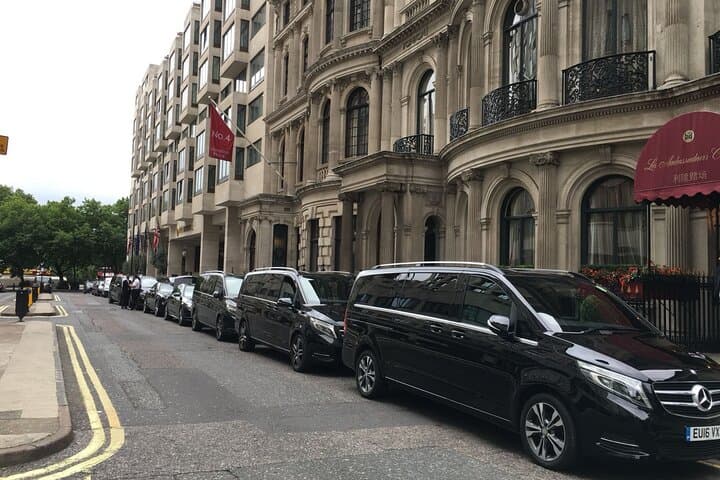 Gatwick to Oxford Private Airport Transfer — Door-to-Door Comfort and Local Insight photo 5