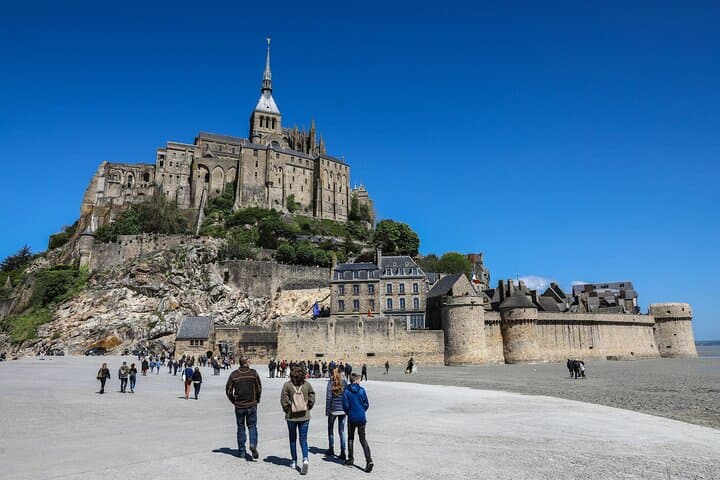 Private Day Trip from Paris to Mont Saint-Michel and Honfleur — Full-Day Guided Excursion