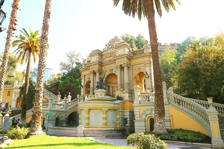 Private Guided Tour of Santiago's Historic Highlights photo 3