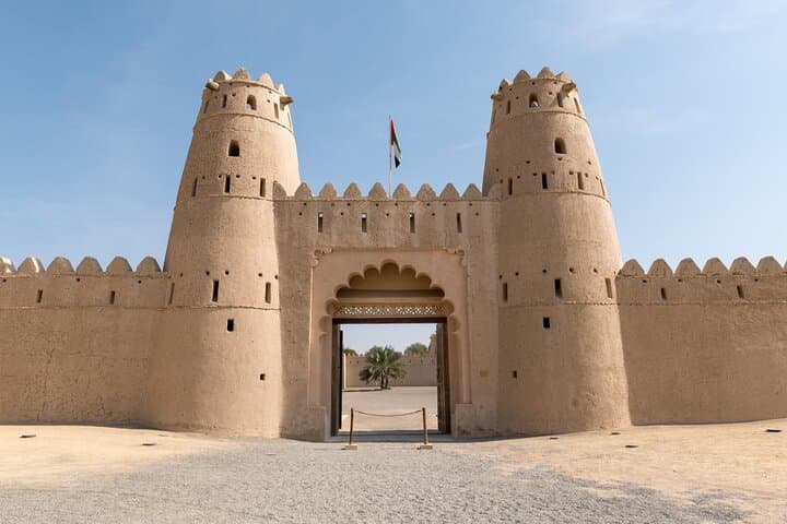 Abu Dhabi to Al Ain: Jebel Hafeet, Al Jahili Fort & Camel Market Day Trip