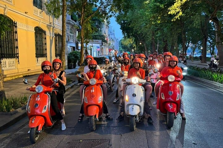 Hanoi Night Vespa Food Tour with Female Ao Dai Riders and Train Street