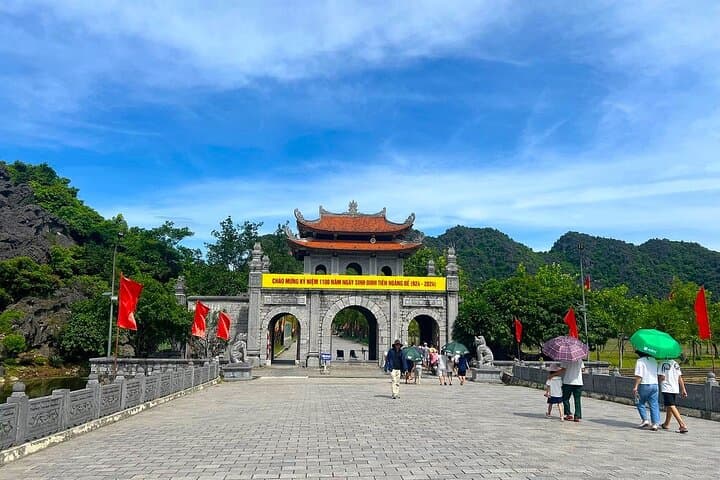 Tam Coc & Mua Cave Day Trip from Hanoi: Bike, Boat, and Hoa Lu History photo 3