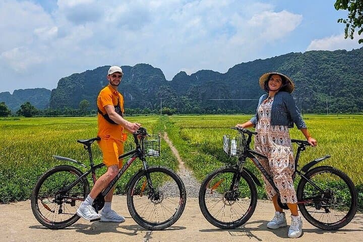 Tam Coc & Mua Cave Day Trip from Hanoi: Bike, Boat, and Hoa Lu History