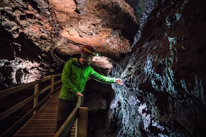 Silver Circle: Lava Cave, Hraunfossar & Icelandic Horses Day Tour