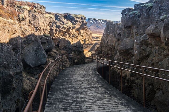 Exploring Iceland’s South Coast: A 5-Day Journey from Glacier Lagoons to Geothermal Wonders photo 5
