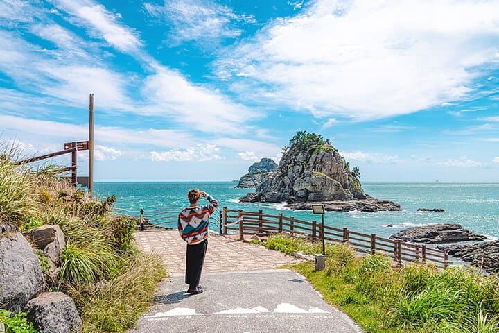 Private BTS Landmarks Car Tour in Busan — Gamcheon, Oryukdo & Jimin Sites photo 3