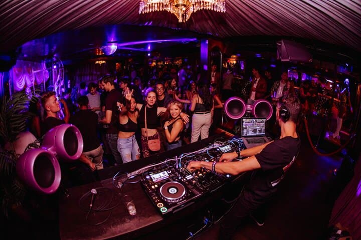 San Francisco Nightlife Crawl: VIP Bars, Clubs & Skip-the-Line Entry photo 5