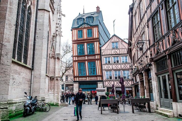 Follow Monet: Private Day Tour to Giverny and Rouen from Le Havre photo 4