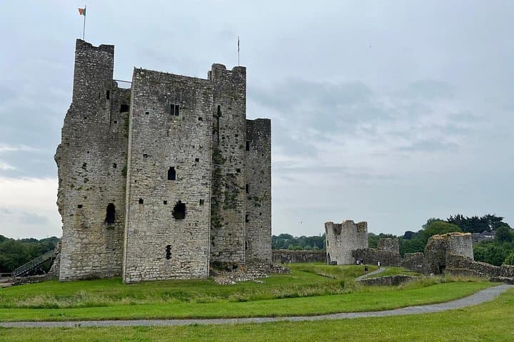Luxury Day Tour from Dublin to Trim Castle, Cliffs of Moher & The Burren photo 3