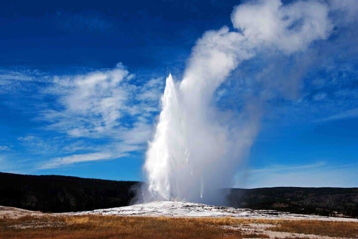 Exploring Yellowstone and Las Vegas: A 7-Day Adventure from Salt Lake City photo 4