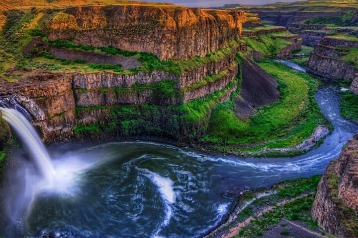 6-Day Yellowstone, Grand Teton & Mount Rushmore Guided Tour from Salt Lake City photo 2