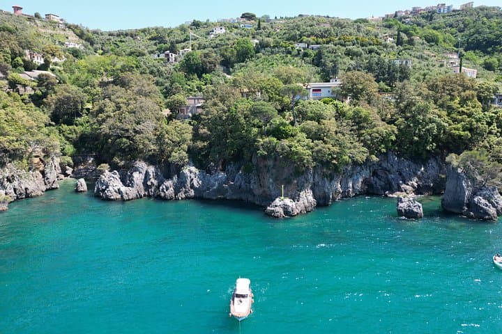 La Spezia Private Gulf Tour: 4-Hour Boat Excursion to Portovenere & Palmaria photo 2