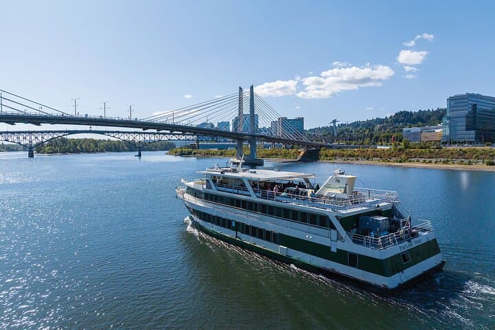 Portland Willamette River Happy Hour Sightseeing Cruise photo 4