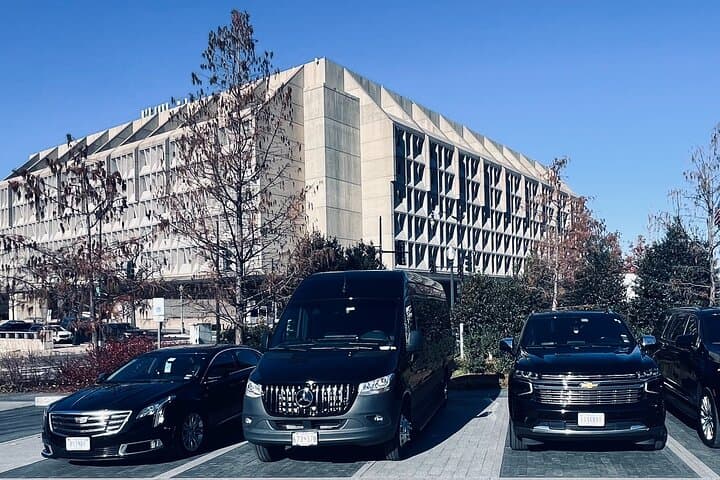Washington DC Luxury Airport and City Transportation — Private Chauffeur Transfers