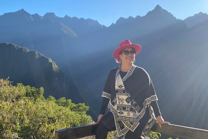 Private Machu Picchu Tour with Professional Photos — 3-Hour Guided Visit photo 3