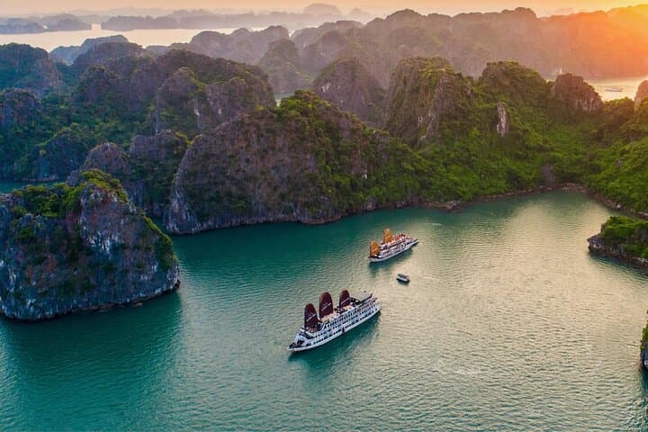 2-Day Luxury Halong Bay Cruise: Sung Sot, Titop & Luon Cave Escape photo 1