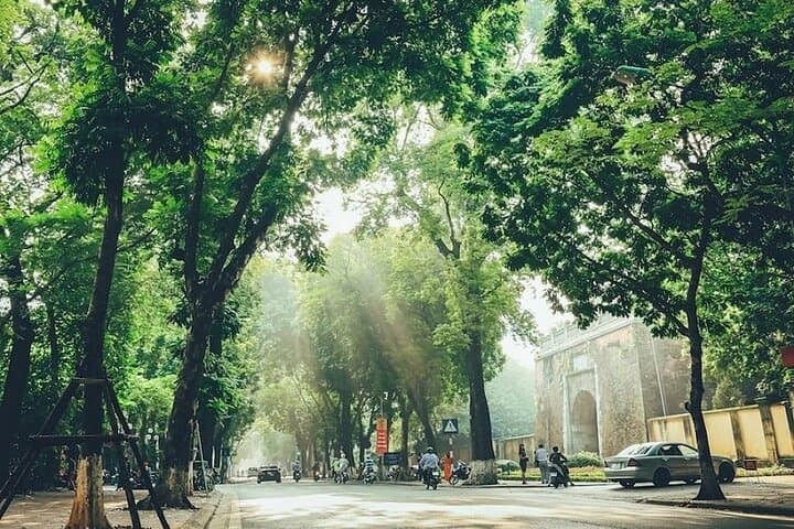 Hanoi Sunset Highlights: West Lake, Imperial Citadel & Train Street at Dusk photo 6
