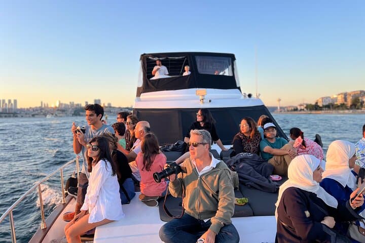 Golden Hour on the Bosphorus: Istanbul Sunset Yacht Cruise with Transfers photo 4