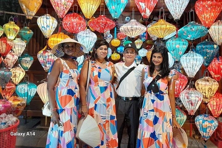 Hoi An Eco Fishing Tour: Basket Boat Ride, Lantern Class & Ancient Town Walk photo 3