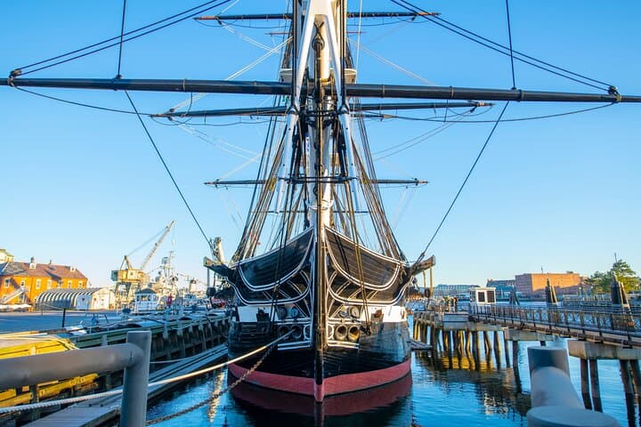 Boston History Walking Tour: USS Constitution & Harbor Cruise