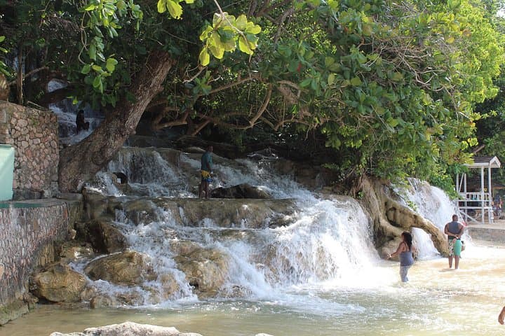 Climb Dunn's River Falls: Family-Friendly Waterfall Adventure in Ocho Rios photo 3