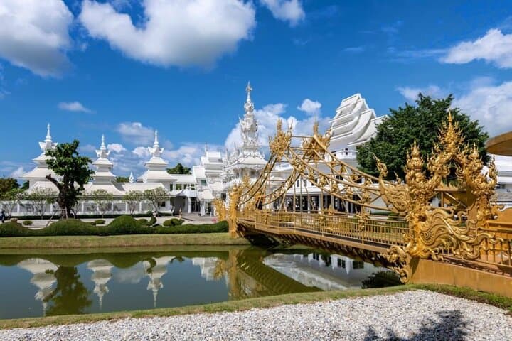 Chiang Rai White and Blue Temples Day Trip with Lalitta Cafe photo 5