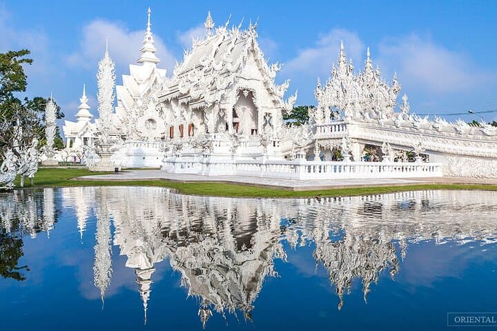 Chiang Rai White and Blue Temples Day Trip with Lalitta Cafe photo 4