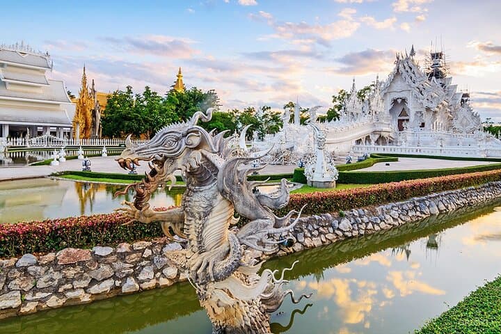 Chiang Rai White and Blue Temples Day Trip with Lalitta Cafe photo 6