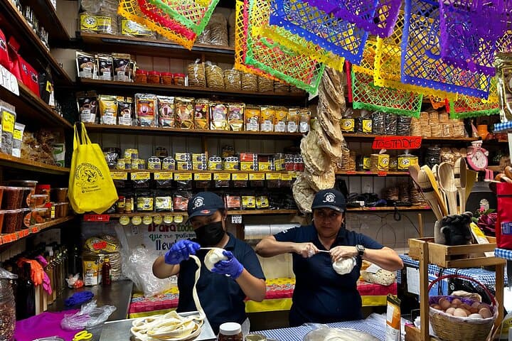 Private Oaxaca Food Tour: Markets, Mole Negro & Tlayudas in Historic Center photo 4