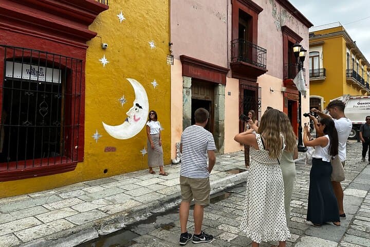Oaxaca Food Tour: Mercado Bites, Mole Negro & Tlayuda Walking Experience photo 3