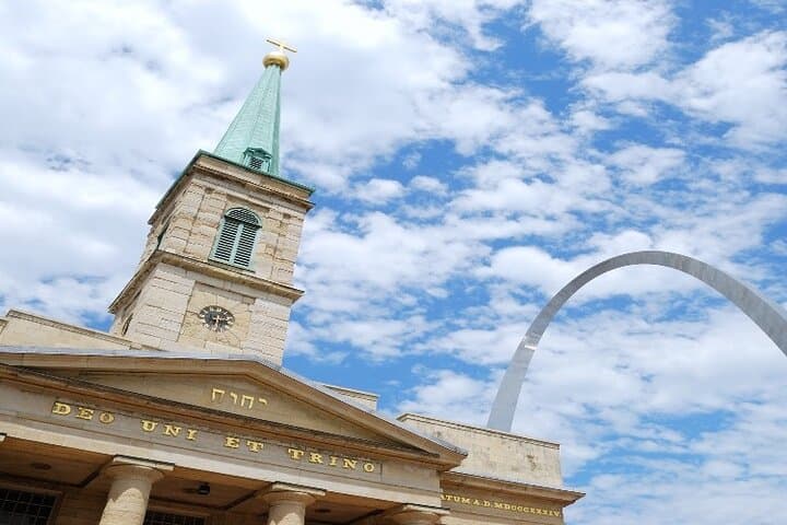 Gateway Arch Small-Group Walking Tour & Tram Ticket — St. Louis Views photo 3