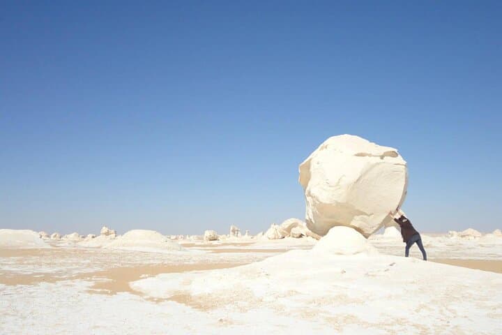 Bahariya Oasis & White Desert Overnight Tour from Cairo — Black and White Desert Jeep Adventure