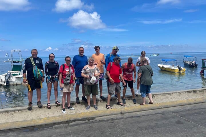 Roatan Van for a Day: Private 5-Hour Beach, Snorkel & Monkey and Sloth Park Excursion photo 4